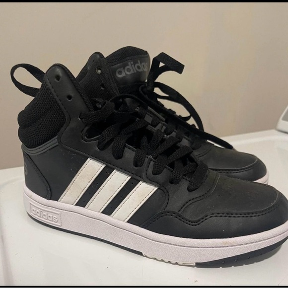 Boys ADIDAS high tops - Picture 3 of 3